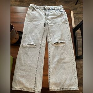 Women’s Cotton On light blue low rise baggy jeans